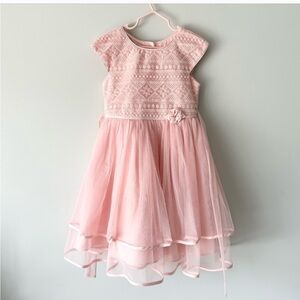 JONA MICHELLE PINK PRINCESS
DRESS EMBROILDERED LACE
DETAILS
Size 8 Flower Girl